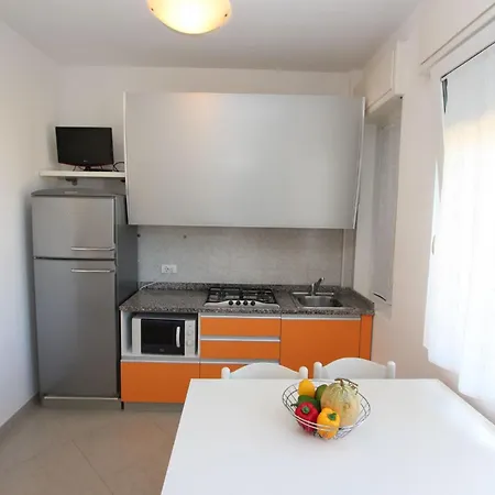 Modern Flat By The * ביביונה