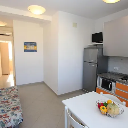 Modern Flat By The * ביביונה